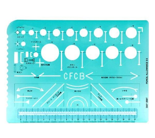 製図 型紙用紙 『洋裁用テンプレート SNY-200』 サイズ:縦18cm×横25cm 製図 型紙用紙 『洋裁用テンプレート SNY-200』 型紙を作る時に便利! 型紙や製図などをする時に便利なアパレル ■パターン記号のテンプレートです。 ボタンホール、ステッチなどの洋裁のパターンに必要な記号が1枚で揃います。 スナップ ■ドリルホール ■カギホック ■前カン ■釦付け位置、ボタン ■ボタンホール、方向線、地の目線(矢印は一方のみ)、伸ばす、追い込む、いせる、ファスナー止り、プリーツ、ピンタック2本斜線、タック1本斜線、縫い止りポイント位置、わ [型紙 アパレル ソーイング] ■サイズ:縦18cm×横25cm ※特価と表記のある商品は、全てのお客様にお値打ちとなる価格に設定しております為、割引対象外となります。 ※モニターによって実物のお色と若干異なる場合がございます。 商品コード20076133882商品名製図 型紙用紙 『洋裁用テンプレート SNY-200』型番SNY-200サイズ縦18cm&times;横25cmカラー水色※他モールでも併売しているため、タイミングによって在庫切れの可能性がございます。その際は、別途ご連絡させていただきます。※他モールでも併売しているため、タイミングによって在庫切れの可能性がございます。その際は、別途ご連絡させていただきます。