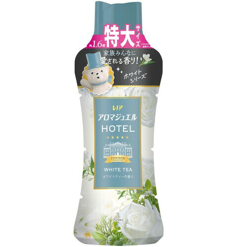 レノア アロマジュエル HOTEL お洗濯の香り付けビーズ ホワイトティーの香り 本体 特大 700mL 家族みんなに愛される清潔感あふれる香り 家族からもみんなからも愛される香りの香り付けビーズ 柔軟剤に比べて超吸水。ドライヤー時間短縮!(当社柔軟剤比。複数回洗濯後。) 香りが12週間長続きするので、お気に入りのヘビロテ服1の香りが6回着ても新鮮なまま2。(保管状態にて。1 1回洗濯してから次の洗濯までに3-4回着回す服のことを指します。2 消費者テストでカーディガンを検証。使用条件により効果が異なる場合があります。) 柔軟剤と組み合わせてオリジナルの香りを作ることもでき、今お持ちの柔軟剤でも一緒にお使いいただけます。 使い方は簡単。お洗濯のはじめに、洗濯槽に入れた洋服の上に直接入れるだけ!縦型、ドラム式どちらでもお使いいただけます。 商品紹介 家族みんなに愛される香り!ホワイトシリーズ 柔軟剤と比べて、超吸水力*&香り長続き 家族みんなに愛される、上質なフレグランス。 毎日使いたい清潔感のある香りがずーっと*1続く! 5つ星ホテルの極上の香りを再現　ホワイトティーの香り:気品あるホワイトティーに、清楚なすずらんを重ね、贅沢なときめきを。 お洗濯のはじめに入れるだけ! 縦型 ■ドラム式どちらでもOK 特大サイズ 約1.6倍 ※アロマジュエル通常サイズ(420mL)より *当社柔軟剤比。複数回洗濯後。 *1 保存時で最大12週間。 レノア アロマジュエル HOTEL お洗濯の香り付けビーズ ホワイトティーの香り 原材料 ■成分 安定化剤、香料 使用方法 お洗濯のはじめに入れるだけ!1 洗濯槽にビーズを直接入れるだけ。2 洗剤や柔軟剤をいつも通り入れる。空気を含んだビーズだからよく溶ける。「すすぎ1回」で香りもっと長続き!溶け残りも心配なし!おしゃれ着コースやドライコースでお使いの場合、製品を溶かしてから、衣類を入れてください。縦型 ■ドラム式どちらでもOK。自動投入洗濯機の場合も、ビーズは必ず洗濯槽へ投入してください。 自動投入洗濯機に:普段の柔軟剤と使うとさらに香り長続き!気分で香りも変えられる。(使用量の目安:衣料1kgに対して12mL)上記は目安ですので、お好みの香りの強さになるように、量を調節できます。12mLあたり重量5.4g。 使用上の注意 香りの感じ方には個人差があります。使用量の目安を参考に、周囲の方にもご配慮の上、お使い下さい。食べ物ではありません。子供や認知症の方の手の届く所に置かない。用途外に使用しない。柔軟剤投入口や自動投入洗濯機のタンクに入れると、故障の原因となりますので、ビーズは必ず洗濯槽に入れてください。高温、および直射日光などをさけて保管する。万が一、溶け残った場合は、水でよく洗い流してください。まれに、シミなどができてしまった場合、中性洗剤などでよく洗い流してください。 応急処置:万が一、飲み込んだ場合は水を飲ませる、又、目に入った場合はこすらずに水でよく洗う等応急処置をし、医師に相談する。 商品コード20082028188商品名レノア アロマジュエル HOTEL お洗濯の香り付けビーズ ホワイトティーの香り 本体 特大 700mLサイズ本体 特大 700mL※他モールでも併売しているため、タイミングによって在庫切れの可能性がございます。その際は、別途ご連絡させていただきます。※他モールでも併売しているため、タイミングによって在庫切れの可能性がございます。その際は、別途ご連絡させていただきます。