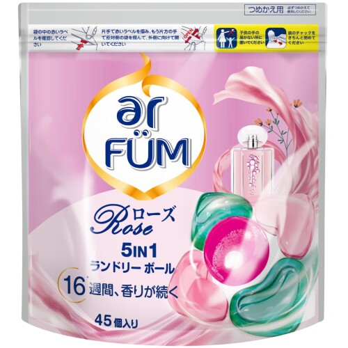 アフューム ローズ ボール型洗濯洗剤 ジェルマジックボール 詰替 45粒 (1) 抜群の洗浄力|10倍1の洗浄力 同社従来洗剤と比較して10倍1の洗浄力で、衣類の繊維に浸透し、汚れをすばやく落とします。 1 王子製薬調べ(当社比) (2) 独自の抗菌技術で菌の繁殖を徹底抑制2 独自の抗菌技術を用いて菌の繁殖を徹底抑制2し、生乾き臭をブロックします。 2 すべての菌に効果があるわけではありません (3) 柔軟効果で、衣類をふんわり仕上げる 衣類の繊維をやわらかくして、ふんわり感が長持ちします。 (4) 消臭効果で、室内干し特有のカビ臭を取り除く3 室内干し特有のカビ臭を取り除き、衣類の清潔感を保ちます。 3 部屋干し臭を取り除く (5) 16週間4続く、優雅な香り 洗濯時に衣類へ付着した香りのマイクロカプセルが、着用時の摩擦ではじけて香りを放ち、優雅な香りで包み込みます。 4 保管状態によって異なります。弊社研究所の調査による 商品コード20077317923商品名アフューム ローズ ボール型洗濯洗剤 ジェルマジックボール 詰替 45粒型番arfum-rose-45サイズ詰替45粒カラー‐※他モールでも併売しているため、タイミングによって在庫切れの可能性がございます。その際は、別途ご連絡させていただきます。※他モールでも併売しているため、タイミングによって在庫切れの可能性がございます。その際は、別途ご連絡させていただきます。