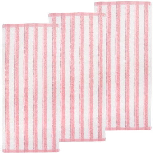 林(Hayashi) フェイスタオル 3枚セット 約34×80cm エーゲ海産コットン ベイストライプ ピンク FI7005-3P02 サイズ:約34×80cm 素材・材質:綿100% 20番手単糸 甘撚り 生産国:トルコ セット内容:ピンクのフェイスタオルが3枚入っています。 トルコの中でも最も高級な綿花が栽培されているイズミル地方で収穫された「エーゲ海産コットン」を使用しています。イズミルはトルコ西部のエーゲ海に面した風光明媚な街で、その類まれなる美しさから「エーゲ海の真珠」とも評されています。エーゲ海から吹き上げる風は綿花畑に流れ込み綿花の乾燥を防ぐ、という地理的に非常に綿花栽培に適した土地となっています。 トルコの中でも最も高級な綿花が栽培されているイズミル地方で収穫された「エーゲ海産コットン」を使用しています。イズミルはトルコ西部のエーゲ海に面した風光明媚な街で、その類まれなる美しさから「エーゲ海の真珠」とも評されています。エーゲ海から吹き上げる風は綿花畑に流れ込み綿花の乾燥を防ぐ、という地理的に非常に綿花栽培に適した土地となっています。 その恵まれた環境で育った綿花は、繊維長が34~35mm(通常の綿花は28mm)と長く、長綿に分類されます。綿は一般的に繊維長が長ければ長いほど高級とされ、しなやかで上質な糸を紡ぐことができるので、それにより生み出されるタオルも上質なものになります。 タオルに大切な柔らかさ、吸水性、耐久性のバランスが良く、デイリーユースに適したタオルです。パイル(タオル表面の輪っかになっているところ)を「甘撚り」にすることでふわふわ感、ふっくら感が増し、やわらかめのやさしいタオルに仕上がっています。 商品コード20069077936商品名林(Hayashi) フェイスタオル 3枚セット 約34&times;80cm エーゲ海産コットン ベイストライプ ピンク FI7005-3P02型番FI7005-3P02サイズフェイスタオルカラーピンク※他モールでも併売しているため、タイミングによって在庫切れの可能性がございます。その際は、別途ご連絡させていただきます。※他モールでも併売しているため、タイミングによって在庫切れの可能性がございます。その際は、別途ご連絡させていただきます。