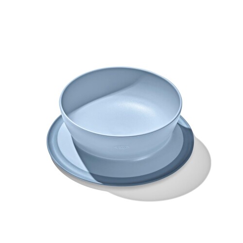 OXO Tot 吸盤付き ボウル ダスク ずれない 割れない 子ども用食器 61160500 サイズ:約16×16×5.5cm 重量:約140g 底面についた吸盤がテーブルやトレイに密着して、ずれずにお食事ができるプレート お子様が外してしまわぬよう、吸盤が外側から見えない構造になっています。吸盤のフチにあるタブから指を差し込んで引き上げると簡単に取り外せます なめらかなプレート部分は汚れ落ちが良くお手入れも簡単。漂白剤、食洗機も使用可能 深さがあるので、シリアルのほかにもヨーグルトやスープ、ご飯もの、麺類、おやつなど幅広く使用できます 上手に食べられるようになったら、吸盤を取り外して普通のお皿として使えます。吸盤を外しても底面に滑り止めがついています ※電子レンジ使用の際は吸盤を外してください。油分の多い食品を加熱するときは、容器の耐熱温度を超えることがありますので、加熱時間を短くしてください。 吸盤のフチにあるタブから指を差し込んで引き上げると簡単に取り外せます。 プレート部分は汚れ落ちが良くお手入れも簡単。 吸盤を取り外して普通のお皿としても使えます。 商品コード20081643961商品名OXO Tot 吸盤付き ボウル ダスク ずれない 割れない 子ども用食器 61160500型番61160500サイズ約16&times;16&times;5.5cmカラーダスク※他モールでも併売しているため、タイミングによって在庫切れの可能性がございます。その際は、別途ご連絡させていただきます。※他モールでも併売しているため、タイミングによって在庫切れの可能性がございます。その際は、別途ご連絡させていただきます。