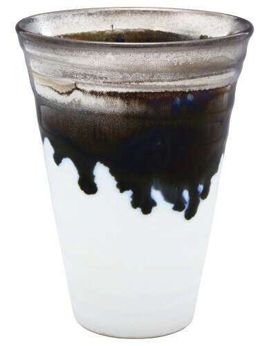 有田焼 陶悦窯 銀墨流し 反 ビアカップ 中 35758 サイズ:約直径8.7×高さ11.5cm 素材:磁器 生産国:日本 容量:約270ml 有田焼は佐賀県有田町を中心に焼かれる器のことで、積み出しが伊万里港からなされていたことにより伊万里焼とも呼ばれていた。 佐賀県有田町は400年の伝統を持つ国内屈指の「やきものの町」。 ビール、焼酎、日本酒。いろいろなお酒をお楽しみください。 仕事終わりに親しい人と、一人の大切な時間に、至福のひと時を共にする酒器。 寸法 ■色柄等に多少違いが出る場合があります。 商品コード20081640291商品名有田焼 陶悦窯 銀墨流し 反 ビアカップ 中 35758型番35758サイズ直径8.7cmカラー銀墨流し※他モールでも併売しているため、タイミングによって在庫切れの可能性がございます。その際は、別途ご連絡させていただきます。※他モールでも併売しているため、タイミングによって在庫切れの可能性がございます。その際は、別途ご連絡させていただきます。
