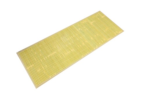 天然素材を使用した竹マット 45×120cm ナチュラル 天然素材を使用した竹マット ■表面は、8mm幅の竹の表皮と、7.5mm幅の竹の身を順番に組み合わせて縫い上げていますので、見た目がスッキリと涼しげなだけでなく、実際に接触すると、とても冷たく感じます。 ■可能な限り、竹の表皮の節を揃えて組み合わせることで、見た目がよりスッキリと仕上がっています。 ■表面をニス塗装することで、素材の耐久性を高めています。 ■裏面は、フローリングを傷つけにくくい不織布を使用しております。 ■裏面の不織布に、PVCドットによるノンスリップ加工を施しておりますので、安心 ■安全です。 商品コード20081646341商品名天然素材を使用した竹マット 45&times;120cm ナチュラル型番6487サイズ45 x 120 cm (長方形)カラーナチュラル※他モールでも併売しているため、タイミングによって在庫切れの可能性がございます。その際は、別途ご連絡させていただきます。※他モールでも併売しているため、タイミングによって在庫切れの可能性がございます。その際は、別途ご連絡させていただきます。
