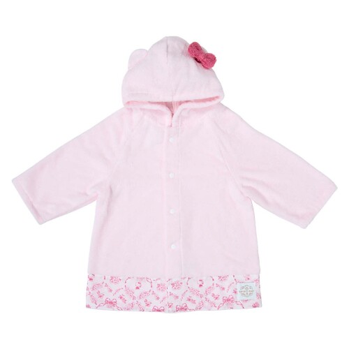 サンリオ(SANRIO) バスローブ（Sanrio Baby） ハローキティ 420638 本体サイズ:身長:約70-90cm体重:約9-13kgパッケージ:約幅25×奥行7×高さ21cm。主な材料・原料:綿100%(オーガニックコットン使用) 袖をまくり上げることで乳幼児から3歳前後まで長く使うことができる。2人分の名前スペース付き。名前スペースは切り取ることができる。 無農薬農法を継続した農地で有機栽培された地球環境にも人にもやさしい、触り心地の良いオーガニックコットンを使用。スナップボタンはエコテックス認証されたものを使用。 ※総柄デザインの部分は、商品によって柄の出方が若干異なります。 (C) 2025 SANRIO CO., LTD.　著作 株式会社サンリオ 商品紹介 やさしく包まれて気持ちよく過ごせるバスローブ。体に沿って全身をしっかり覆うことができるバスローブ。デリケートなお肌のベビーにも安心して使えるオーガニックコットン使用。 安全警告 タオル用品共通/開封しない旨 商品コード20081686386商品名サンリオ(SANRIO) バスローブ（Sanrio Baby） ハローキティ 420638型番420638サイズ70-90cmカラーハローキティ※他モールでも併売しているため、タイミングによって在庫切れの可能性がございます。その際は、別途ご連絡させていただきます。※他モールでも併売しているため、タイミングによって在庫切れの可能性がございます。その際は、別途ご連絡させていただきます。