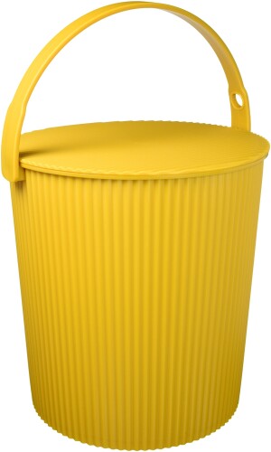 八幡化成 フタ付きバケツ オムニウッティ マスタード LL 20L sceltevie omnioutil ニュートラル 235743 日本製 サイズ:約W330×D312×H338mm 材質:本体・フタ・ハンドル/ポリプロピレン、リング/ポリエチレン 原産国:日本 容量:約20L 耐荷重:約150kg 「上品で洗練されたデザインを人々の生活に」がコンセプトのブランド、seltevie(セルテヴィエ) スタイリッシュなカラーのお洒落なフタ付き多用途バケツ ハンドルにはホースを固定する穴があり、水を貯めるときに便利 フタをすれば簡易スツールとしても使用でき、耐荷重は約150kg お部屋のインテリア小物収納としてもぴったり SサイズとLサイズを中に収納できる グッドデザイン受賞 商品コード20077130041商品名八幡化成 フタ付きバケツ オムニウッティ マスタード LL 20L sceltevie omnioutil ニュートラル 235743 日本製型番235743サイズLLサイズ20Lカラーマスタード※他モールでも併売しているため、タイミングによって在庫切れの可能性がございます。その際は、別途ご連絡させていただきます。※他モールでも併売しているため、タイミングによって在庫切れの可能性がございます。その際は、別途ご連絡させていただきます。