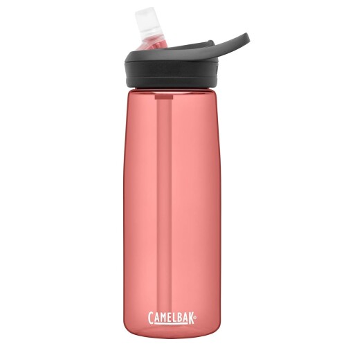キャメルバック エディプラス 次世代再生素材 Tritan Renew (トライタンリニュー) 軽量 ボトル 750ml ローズ 《ご使用の前に》異物混入防止のため、飲み口部分のスリットが浅くなっております。すぐに吸えない状態の商品がございますため、ご使用の前に飲み口部分を指でつまみ、数十秒強めに揉んでスリットを開かせてからお使いください。 サイズ:L 23.5 × W 9.7 × D7.7 (cm) 重量:174g 容量:750ml バイトバルブ付きストロー - 咥えやすく、飲みやすい エディプラスの魅力は、ストローを起こすワンアクションで飲水ができるという手軽さだけではありません。ストローを起こした状態でも、咥えこまなければバルブは閉じたままなので、ボトルを倒しても中身がこぼれることはありません。バッグの中で漏れるのがこわい?安心してください。ストローを寝かせればいいのです! 商品コード20076214420商品名キャメルバック エディプラス 次世代再生素材 Tritan Renew (トライタンリニュー) 軽量 ボトル 750ml ローズ型番065524サイズ750 mlカラーローズ※他モールでも併売しているため、タイミングによって在庫切れの可能性がございます。その際は、別途ご連絡させていただきます。※他モールでも併売しているため、タイミングによって在庫切れの可能性がございます。その際は、別途ご連絡させていただきます。
