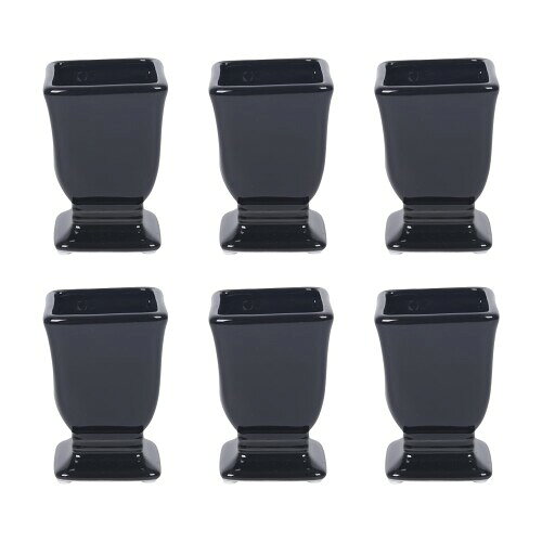 線香立て 愁い 黒 6個 高さ9.4cm×6.7cm角 陶器 香炉 仏具 花瓶 仏壇 インテリア 和モダン ブラック サイズ:H9.4×W6.7×D6.7cm 材質:磁器 【気品漂う台座付きの意匠】安定感のある台座と、緩やかに広がる方形のフォルムが美しい磁器製の線香立てです。艶やかな漆黒の質感が空間に凛とした静寂をもたらし、仏壇はもちろん、モダンなインテリアにも格調高いアクセントを添えてくれます。 【多用途に使える洗練された形】高さ9.4cm、幅6.7cmの絶妙なサイズ感により、線香立てとしてはもちろん、季節の一輪を活ける花器やペン立てとしても優秀。一切の無駄を削ぎ落とした直線と曲線の融合が、置くだけでその場所を洗練されたアート空間へと格上げします。 【お手入れ簡単で常に衛生的】吸水性の低い高品質な磁器製なので、灰や汚れが染み込みにくく、水洗いで常に美しい黒を保てます。シンプルながら存在感のあるデザインは、大切な方への献花用ギフトや、和雑貨を好む方への贈り物としても大変喜ばれる逸品です。 【日常に凛とした静寂を灯す、漆黒の舞台】「祈りの時間をより美しく、心穏やかなものにしたい」「和の精神を感じさせる、上質なインテリアを置きたい」そんな想いに応えるのが、この「愁い」です。光を静かに反射し、重厚な影を落とす台座付きのシルエットは、一本の線香や一輪の花を添えるだけで、まるでギャラリーの展示品のような凛とした空気感を生み出します。ただの道具が、あなたの手によって、日常の中に「静かなゆとり」をもたらす特別な場所へと変わります。 【あなたの感性を形にする、自由な空間】「自分だけの小さな聖域を作りたい」「大切にしている空間を、一番美しい状態で整えたい」そんな丁寧な暮らしへの願いに、この無垢な磁器の質感が寄り添います。伝統的な仏具としての役割はもちろん、書斎で重厚なペンスタンドとして使ったり、玄関で季節の枝物を飾ったり。枠にとらわれないこの器は、あなたのアイデア次第で「世界に一つだけの整えられた美」を映し出します。手に取るたびに感じる磁器の滑らかな質感と、空間をピタッと引き締める心地よいフォルム。それが、あなたの暮らしに新しい彩りと、整理された上質な美しさを運んできます。 商品コード20082318435商品名線香立て 愁い 黒 6個 高さ9.4cm&times;6.7cm角 陶器 香炉 仏具 花瓶 仏壇 インテリア 和モダン ブラック型番33211-6カラー愁い※他モールでも併売しているため、タイミングによって在庫切れの可能性がございます。その際は、別途ご連絡させていただきます。※他モールでも併売しているため、タイミングによって在庫切れの可能性がございます。その際は、別途ご連絡させていただきます。