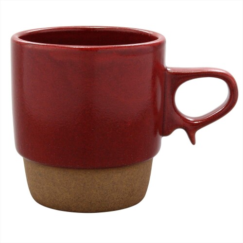 浜陶 波佐見焼 藍染窯 スタックス マグカップ ワインレッド 388538 300ml 商品サイズ:約12×8×8.5cm 商品重量:0.2kg 容量:約300ml 素材:磁器 生産国:日本 波佐見焼は長崎県東彼杵郡波佐見町で焼かれる陶磁器のこと。隣接する佐賀県有田町の陶磁器 ■有田焼と同様400年以上の伝統を持つ。 波佐見の愛染窯で焼成された、重なりが良く ■収納性に優れたスタッキングマグ。 アメリカン ■ビンテージをテーマに、細かい砂粒が固まった「砂岩土」を使用することで、強度を追求し味わいのある素材感を表現。 底の裏側にくっきりと刻まれた刻印もこだわりのデザイン。 ひとつひとつ手仕事のため、釉ムラや色の個体差が発生する場合があります。 商品コード20077242463商品名浜陶 波佐見焼 藍染窯 スタックス マグカップ ワインレッド 388538 300ml型番388538サイズ300mlカラー02.Wレッド※他モールでも併売しているため、タイミングによって在庫切れの可能性がございます。その際は、別途ご連絡させていただきます。※他モールでも併売しているため、タイミングによって在庫切れの可能性がございます。その際は、別途ご連絡させていただきます。