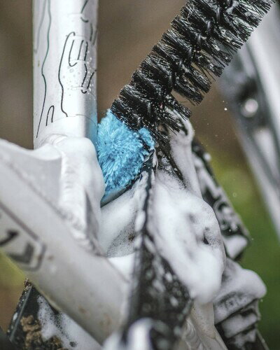 マニッシュボーイのPeaty's（ピーティーズ） Detail Brush 自転車洗車用ブラシ｜アングル3