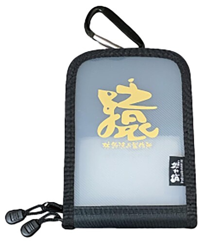 林釣漁具製作所(HAYASHI) モンキーハウス・ミニ ブラックゴールド カラー:ブラックゴールド 外寸サイズ(閉じた状態):W13.5×D3×H19cm 耐久性のあるファーをベッドに採用し、保護カバーによりカンナどうしの絡まりや餌木にキズがつくことを防止 身軽なランガン釣行に最適! 約10匹収納可能 説明 カラビナ付きのミニサイズながら10匹収納で身軽なランガン釣行に最適! モンキーハウスHALFがサイズそのままで大容量になってリニューアル! 10S/20Sと共通の耐久性のあるファーをベッドに採用し、保護カバーによりカンナどうしの絡まりや餌木にキズがつくことを防止します。 商品コード20081202542商品名林釣漁具製作所(HAYASHI) モンキーハウス・ミニ ブラックゴールドサイズW13.5&times;D3&times;H19cmカラーブラックゴールド※他モールでも併売しているため、タイミングによって在庫切れの可能性がございます。その際は、別途ご連絡させていただきます。※他モールでも併売しているため、タイミングによって在庫切れの可能性がございます。その際は、別途ご連絡させていただきます。