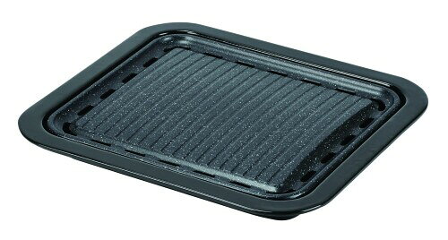 パール金属 焼肉グリル 角型 34×29cm マーブルダイヤモンドコート カセットコンロ専用 HB-6318 製品サイズ:(約)幅34×奥行29.5×高さ4cm 製品重量:(約)1kg 表面加工:プレート/ふっ素樹脂塗膜加工、本体/ほうろう 素材・材質:プレート/アルミニウム合金、本体/鉄、フックハンドル/鉄(焼付塗装) 生産国:韓国　 ※カセットコンロ専用 製品サイズ:(約)幅34×奥行29.5×高さ4cm 製品重量:(約)1kg 表面加工:プレート/ふっ素樹脂塗膜加工、本体/ほうろう 素材 ■材質:プレート/アルミニウム合金、本体/鉄、フックハンドル/鉄(焼付塗装) 生産国:韓国 ※カセットコンロ専用 こびりつきにくい!マーブルダイヤモンドコートの焼肉グリルです。 熱だまりがよく、余分な油は下の油受へ流れます。 マーブルダイヤモンドコートはトップコート ■マーブルコート ■ミッドコート ■プライマーコート(ダイヤモンド粒子配合)の内面4層です。 耐摩耗性テスト100万回クリア! ※JIS S 2010に準ずる(塗料メーカー調べ) グリルプレートと本体が取り出せるセパレート式なので、お手入れも簡単です。 本体はホーロー加工製!油のこびりつきが少なく、洗いもらくらくです。 《ご使用方法》 ■本体の油受けに水を5〜6割入れてご使用ください。油のこびりつきが少なく、お手入れが簡単になります。(満水状態では使用しないでください。) ■使用中、油受けの水がなくならないように注意してください。 ■材料をのせる前に、プレートに油を薄く塗り少しあたためてください。 ■グリルプレートの取り扱いは、付属のフックハンドルを使用してください。(フックハンドル使用時は、プレートが落下しないように注意してください。) ■水を入れることにより、余分な油の油受けへのこびりつきが少なく、使用後は水といっしょに洗い落とせます。 《フックハンドルの使い方》 ハンドルのフック部をグリルプレートの油落とし穴に差し込んで持ち上げます。 ご注意:卓上カセットコンロ専用です。Siセンサー付きのガスコンロやIHクッキングヒーターでは使用できません。 つけ置き洗いや食器洗い乾燥機には使用しないでください。 レンタル等による貸出 オークション等による販売や中古販売 及び譲渡によって発生した故障 ■破損 ■損害 ■事故などにつきましては一切責任を負いかねますので予めご了承ください。 商品コード20076098592商品名パール金属 焼肉グリル 角型 34&times;29cm マーブルダイヤモンドコート カセットコンロ専用 HB-6318型番HB-6318サイズ34&times;29cmカラーブラック※他モールでも併売しているため、タイミングによって在庫切れの可能性がございます。その際は、別途ご連絡させていただきます。※他モールでも併売しているため、タイミングによって在庫切れの可能性がございます。その際は、別途ご連絡させていただきます。