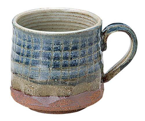 宗峰窯 マグカップ 彫細 十草 駒型 [ファイ]7.5×7.5cm(230cc) 756-05-453 本体サイズ:約[ファイ]7.5×7.5cm 素材・材質:陶磁器 原産国:日本 容量:230ml ■毎日の生活にそっと寄り添いながら、圧倒的な存在感で魅せるうつわ ■ホッと一息、ゆったりとティータイムが楽しめる、マグカップ ■朝の目覚めのひとときに、お仕事、勉強の休憩タイムに、家事 ■育児の合間のリラックスタイムに ■ ■ ■お気に入りのカップでリフレッシュ ■コーヒー、紅茶、カフェオレ、ミルク、ミルクティー、レモンティー、シナモンティー、ハーブティー ■ ■ ■お好みのお飲み物を注いでお楽しみください ■お食事の時のスープカップとして使っても便利 ■オフィスでのマイカップに、ご自宅でのくつろぎのひとときに ■ ■ ■いつも使うカップだからこそ、お気に入りを選びたいもの ■ご結婚、お誕生日など、お祝いギフトにもピッタリ ■カフェやレストラン、ホテル、喫茶店など業務用としてもおすすめ ■土と炎が生み出す温かみのある素材感がテーブルシーンを豊かに彩る ■土ものの魅力に溢れ、使い易く味わいのある陶磁器は毎日使ってほしいものばかり ■家庭用や趣味の陶器から業務用洋食器 ■割烹食器 ■中華食器 ■うどん そば屋向けどんぶり、そしてラーメンどんぶりなどの業務用食器全般まで ■ ■ ■幅広く取り扱っている「宗峰窯」 ■日本製の確かな品質も魅力 ■ ※焼き物の特性上、風合いや色合い、サイズがそれぞれ異なる場合がありますがご了承ください 商品コード20076078060商品名宗峰窯 マグカップ 彫細 十草 駒型 &phi;7.5&times;7.5cm(230cc) 756-05-453型番756-05-453サイズ&phi;7.5&times;7.5cmカラー彫細※他モールでも併売しているため、タイミングによって在庫切れの可能性がございます。その際は、別途ご連絡させていただきます。※他モールでも併売しているため、タイミングによって在庫切れの可能性がございます。その際は、別途ご連絡させていただきます。