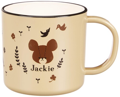 「 くまのがっこう 」 ハーモニー 塗 マグカップ 190ml ベージュ 780390 サイズ:約直径6.9×高さ6.6cm 素材:素地-飽和ポリエステル、表面塗装-ウレタン塗装 生産国:日本 (c)BANDAI いつも一緒にいたい私(僕)のお気に入りのキャラクター! ジャッキーと小さな仲間達の漆器食器。 軽くて扱いやすいから使うシーンも広がります。 ナチュラルな色合いが大人でも使いたくなるシリーズ。 いつものテーブルをよりハッピーに。 商品コード20076450064商品名「 くまのがっこう 」 ハーモニー 塗 マグカップ 190ml ベージュ 780390型番780390サイズ直径約6.9cm、高さ約6.6cmカラーベージュ※他モールでも併売しているため、タイミングによって在庫切れの可能性がございます。その際は、別途ご連絡させていただきます。※他モールでも併売しているため、タイミングによって在庫切れの可能性がございます。その際は、別途ご連絡させていただきます。