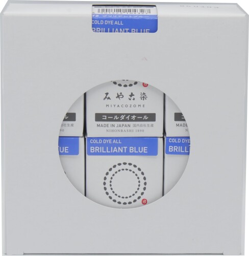 桂屋ファイングッズ みやこ染 染料 低温染色 コールダイオール ECO COL, 72 ブリリアントブルー 20g × 6個 セット 仕様:20g×6個入り 染められる目安:Tシャツ12枚分 低温(30[度]以上)でも染まるECO染料です。 染められるもの: 綿 ・ 麻 ・ レーヨン ・ キュプラ ・ 絹 ・ 毛 ( ウール )・ ナイロン ・ ポリウレタン 濃く染める場合は温度を50[度]以上にしてください。植物繊維を染める場合は染色後に別売の「 色止め剤 ミカノール 」をご使用ください。 桂屋ファイングッズ みやこ染 染料 低温染色 コールダイオール ECO COL, 72 ブリリアントブルー 20g × 6個 セット 仕様:20g×6個入り 染められる目安:Tシャツ12枚分 低温(30[度]以上)でも染まるECO染料です。 染められるもの: 綿 ■ 麻 ■ レーヨン ■ キュプラ ■ 絹 ■ 毛 ( ウール ) ■ ナイロン ■ ポリウレタン 濃く染める場合は温度を50[度]以上にしてください。植物繊維を染める場合は染色後に別売の「 色止め剤 ミカノール 」をご使用ください。 粉体染料 / ポリ容器入り 説明書付き 国内自社生産( 日本製 ) 商品に記載されております、注意事項、染め方をご確認いただき、ご使用ください。 商品コード20081664652商品名桂屋ファイングッズ みやこ染 染料 低温染色 コールダイオール ECO COL, 72 ブリリアントブルー 20g &times; 6個 セット型番コールダイオールECOカラーブリリアントブルー※他モールでも併売しているため、タイミングによって在庫切れの可能性がございます。その際は、別途ご連絡させていただきます。※他モールでも併売しているため、タイミングによって在庫切れの可能性がございます。その際は、別途ご連絡させていただきます。