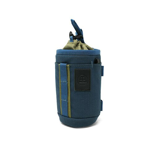 ノックス プロヴィジョンズ(Nocs Provisions) 単眼鏡ポーチ TUBE CADDY チューブ キャディー ハーバーブルー Nocs単眼鏡専用設計:Nocsのすべての単眼鏡(Zoom Tube、Field Tube、Zero Tube)に対応 ドローコード式開閉:シンプルかつ安全に単眼鏡へアクセスできます NocLoc Universal Connector:クイックコネクトクリップにより、NocLoc対応ストラップやループへ素早く装着可能 耐久性に優れたリサイクル生地:環境に配慮しながら、長く使えるタフな設計 Webbing Lattice Attachment System:本体の固定可能な格子状のベルトテープにより、バックパック、ベルト、自転車、車内などへ多用途に取り付け可能 説明 ひとつで何役もこなす単眼鏡専用ポーチ 小型で多用途、ひとつで何役もこなす単眼鏡専用ポーチ、Tube Caddy。 肩にかけても、バックパックに取り付けても、車内にクリップしても、単眼鏡ををしっかり保護し、取り出しも簡単。 ドローコード式の開閉、NocLoc Universal Connector、そして耐久性の高いリサイクル生地を採用。NocLocシステムとスムーズに連携します。 さらにキャンプやトレイルヘッドでの観察時には、スリム缶用のドリンクホルダーとしても活躍します。 商品コード20082204657商品名ノックス プロヴィジョンズ(Nocs Provisions) 単眼鏡ポーチ TUBE CADDY チューブ キャディー ハーバーブルー型番NOC-TUC-BL2サイズ幅&times;高さ&times;奥行：6.9&times;13.9&times;6.9cmカラーハーバーブルー※他モールでも併売しているため、タイミングによって在庫切れの可能性がございます。その際は、別途ご連絡させていただきます。※他モールでも併売しているため、タイミングによって在庫切れの可能性がございます。その際は、別途ご連絡させていただきます。