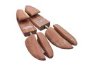 (リーガル) シューキーパー リーガルレッドシダーシューツリー TY51 メンズ S バネ式 ■サイズの目安:S(23.5~24.5)/M(25~26)/L(26.5~28) ■靴の型崩れを防ぐと共に美しいフォルムを保ちます。つま先が分かれているスプレッダープレートにより、靴幅に関係なくご使用いただけます。 ■一日履いた靴の湿気を除湿します。 ■シダーの清々しい香りは、シダーウッドに含まれたオイルの中から漂います。シダーオイルは防虫 ■防カビ ■防臭 ■芳香の効果があります。 ※こちらの商品の外箱には、ふたが付いておりません。 商品コード20067320717商品名(リーガル) シューキーパー リーガルレッドシダーシューツリー TY51 メンズ S型番TY51サイズS※他モールでも併売しているため、タイミングによって在庫切れの可能性がございます。その際は、別途ご連絡させていただきます。※他モールでも併売しているため、タイミングによって在庫切れの可能性がございます。その際は、別途ご連絡させていただきます。