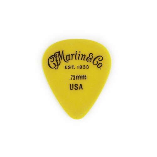 Martin Delrin Guitar Picks ? Yellow, .73mm 18A0154 Martin デルリン ギターピック ? イエロー, 0.73mm | 12枚入り | 本格的なトーンと安定したグリップを備えた耐久性ピック 本格的なトーンとスムーズなアタック: 高品質なデルリン素材によって、ストロークにもピッキングにも合うクリアで歯切れのよいサウンドを実現。 0.73mmゲージで多用途なプレイアビリティ: リズムからリードまで柔軟性とコントロール性を両立する中軽量ゲージ。 安心のグリップ感: 表面のわずかなテクスチャーが滑りにくさを高め、長時間の練習や演奏でも安定したフィーリングを提供。 耐久性と摩耗耐性: 繰り返しの使用でも形状やトーンを維持できるよう設計。 12枚セット: イエローのデルリンピックが12枚入っているので、いつでも信頼できるピックを手元に用意可能。 Martin デルリン ■ギターピックは、安定したトーン、信頼できるグリップ、そして長持ちするパフォーマンスを実現するよう設計されています。耐久性の高いデルリン素材を使用し、優れた摩耗耐性とスムーズな弾き心地を提供。0.73mmのゲージと鮮やかなイエローのカラーで、幅広いスタイルに対応できる柔軟性とコントロール性のバランスを日常使いに最適な形で実現します。 商品コード20081410728商品名Martin Delrin Guitar Picks &ndash; Yellow, .73mm 18A0154 Martin デルリン ギターピック &ndash; イエロー, 0.73mm | 12枚入り | 本格的なトーンと安定したグリップを備えた耐久性ピック型番18A0154サイズOne Sizeカラーイエロー※他モールでも併売しているため、タイミングによって在庫切れの可能性がございます。その際は、別途ご連絡させていただきます。※他モールでも併売しているため、タイミングによって在庫切れの可能性がございます。その際は、別途ご連絡させていただきます。