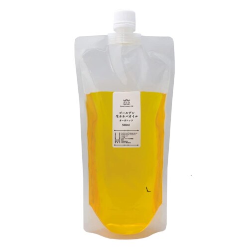 ホートク(Hotoku) PROST オーガニックゴールデン生ホホバオイル 500ml おからだ全身に使用できるマルチオイル スキンケアやボディケアの強い味方です。 ホホバの木は砂漠という過酷な環境で、水無しで2年以上生きると言われています。その秘密は「ワックスエステル」という成分で、強烈な太陽の日差しから自らを守ることが出来るのです。 ワックスエステルを豊富に含むのは、植物オイルの中でも唯一、ホホバオイルだけです。 私たちの肌は「皮脂膜」で被われていて、このおかげで肌の弾力と潤いが保たれています。 「皮脂膜」には約20%〜30%の「ワックスエステル」が含まれています。 だから、人の肌に素早く馴染んで、弾力と潤いを保つことが出来ます。 商品コード20063824733商品名ホートク(Hotoku) PROST オーガニックゴールデン生ホホバオイル 500mlサイズ500ml&times;1個カラー黄色※他モールでも併売しているため、タイミングによって在庫切れの可能性がございます。その際は、別途ご連絡させていただきます。※他モールでも併売しているため、タイミングによって在庫切れの可能性がございます。その際は、別途ご連絡させていただきます。
