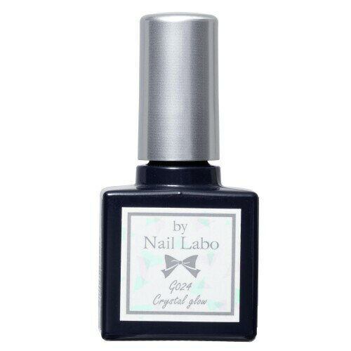 by Nail Labo バイネイルラボ カラージェル G024 クリスタルグロウ 7g 116344 色名:クリスタルグロウ 内容量:7g 質感:クリア( ※地爪が透けるクリアベース)/ グリッター 商品番号:116344 商品紹介 乱切りオーロラグリッターとパールがたっぷり入ったカラージェル。 別なカラーに重ねてアートにもおすすめです。 初心者の方も塗りやすく、サッと塗るだけでトレンドネイル。 *地爪が透けるクリアベース *配合されているグリッター… 1.乱切りタイプ:不均衡な形状で、5mm角以内です。光の当たり方でピンク、ブルー、グリーンに見えます。透明ベースです。 *配合されているパール…微細なパール。光の当たり方でピンクやイエローっぽく見えます。透明ベースです。 〜 Winter Collection 2021 〜 おうち時間、お部屋でゆっくり過ごす時間。 寒い季節もお花を長く楽しめるスワッグ(swag)のある空間をイメージしたシリーズ。 乱切りオーロラグリッターをポイントにバリエーション豊富なピンク ※バイネイルラボのジェルはすべて攪拌(かくはん)不要です。グリッターやラメが入っているカラ—でもそのままご使用できます。 安全警告 なし 商品コード20081666740商品名by Nail Labo バイネイルラボ カラージェル G024 クリスタルグロウ 7g 116344型番116344カラークリスタルグロウ※他モールでも併売しているため、タイミングによって在庫切れの可能性がございます。その際は、別途ご連絡させていただきます。※他モールでも併売しているため、タイミングによって在庫切れの可能性がございます。その際は、別途ご連絡させていただきます。