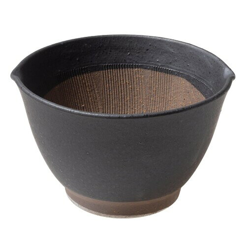黒縦型すり鉢L(3〜4人用) 23102 サイズ:15.2×16.5×9.7cm 材質:陶器 生産国:日本 食洗機△/電子レンジ ※手洗いをオススメいたします。 陶器に対するご理解とお願い 焼き物の素材は陶土と磁土があり、陶土で焼かれたものを陶器といいます。 陶器には吸水性があり、磁器よりも強度が弱く厚手に作られています。 陶土のはいろいろな色や種類があり、釉薬との組み合わせでいくつもの表情が生まれます。 陶器の温かみを生かすために手作り、手作業の部分が多くあり、工業製品のように同一になることはありません。 窯の温度変化による多少の色の違い、釉薬の細かいヒビ(貫入)、ピンホール、垂れなどは陶器の特性として良品tみなしております。陶器の特性で不良品とする傾向がありますが、資源の無駄使いであり地球環境を損なうことにもなります。 弊社では割れ、切れ、ボロ(焼成時に素地のかけらなどが付着すること)などは不良として厳しく検品しておりますので、何卒ご理解いただきご使用くださいますようお願い申し上げます。 商品コード20082230075商品名黒縦型すり鉢L(3〜4人用) 23102型番23102サイズLカラーブラック※他モールでも併売しているため、タイミングによって在庫切れの可能性がございます。その際は、別途ご連絡させていただきます。※他モールでも併売しているため、タイミングによって在庫切れの可能性がございます。その際は、別途ご連絡させていただきます。