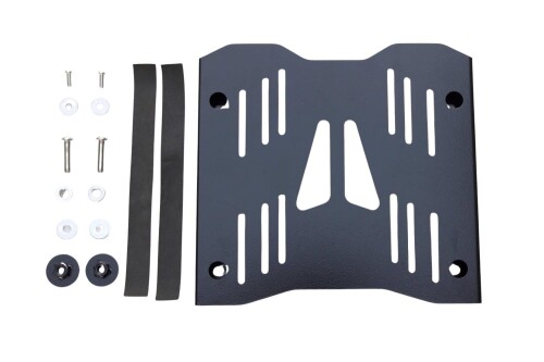 クーケース COOCASE 補修部品 リペア センターマウントアダプター HONDA CT125ハンターカブ用 CLH031 メーカー:クーケース COOCASE ※安心のトップケース専門メーカー 品番:CLH031 用途:クーケース補修部品 説明 アルミトップケースは、ベースプレートと接続するキャッチロックの性質上、純正キャリアに取り付ける際、取り付け場所が後方に限られてしまいます。 本製品を使用する事で、キャリア中心部へのマウントが可能になると同時に、ベースプレートの取り付け作業性が向上します。 取り付けに必要な、ボルト、スペーサ、ワッシャー付。 HONDA CT125ハンターカブ(JA55/JA65共通) 取り付け要領書、取り付けに必要な、ボルト、スペーサ、ワッシャ付 スチール製 ※クーケース以外のトップケースも取り付け可能です。 商品コード20082156765商品名クーケース COOCASE 補修部品 リペア センターマウントアダプター HONDA CT125ハンターカブ用 CLH031型番CLH031カラーブラック※他モールでも併売しているため、タイミングによって在庫切れの可能性がございます。その際は、別途ご連絡させていただきます。※他モールでも併売しているため、タイミングによって在庫切れの可能性がございます。その際は、別途ご連絡させていただきます。