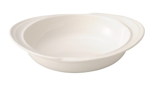 三陶(Santo) 萬古焼 オーブン対応 グラタン皿 オーバルボウル S ホワイト 直径約19.5cm 食器 陶器 電子レンジ対応 日本製 16082 サイズ:約幅19.3×奥行き14×高さ4.4cm 素材:陶器 生産国:日本 萬古焼(万古焼)は伝統的工芸品に指定されている三重県四日市市の陶磁器 ■焼き物。葉長石(ペタライト)を使用して耐熱性に優れた特徴を持つ。 耐熱性の特徴を活かした土鍋や紫泥の急須が有名。 持ち手が大きいのでミトンをしたままでもつかみやすい。 商品コード20076090786商品名三陶(Santo) 萬古焼 オーブン対応 グラタン皿 オーバルボウル S ホワイト 直径約19.5cm 食器 陶器 電子レンジ対応 日本製 16082型番16082サイズホワイトカラーホワイト※他モールでも併売しているため、タイミングによって在庫切れの可能性がございます。その際は、別途ご連絡させていただきます。※他モールでも併売しているため、タイミングによって在庫切れの可能性がございます。その際は、別途ご連絡させていただきます。