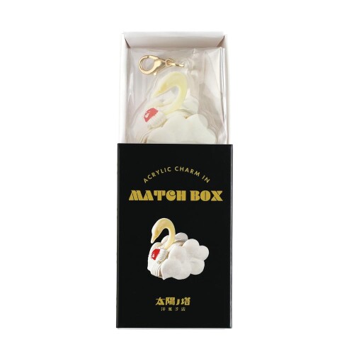 Greenflash 太陽ノ塔洋菓子店 マッチ箱入りチャーム ケーキ TY-025 大阪のパティスリー｢太陽ノ塔洋菓子店｣の世界観がぎゅっと詰め込まれたチャームです。 素材 : 金属、アクリル、紙 サイズ : マッチ箱(約)W58×H36×D17mm、チャーム(約)W35×H48mm以内 (金属部分含まず) - 商品コード20081708801商品名Greenflash 太陽ノ塔洋菓子店 マッチ箱入りチャーム ケーキ TY-025型番TY-025サイズ‐カラーケーキ※他モールでも併売しているため、タイミングによって在庫切れの可能性がございます。その際は、別途ご連絡させていただきます。※他モールでも併売しているため、タイミングによって在庫切れの可能性がございます。その際は、別途ご連絡させていただきます。