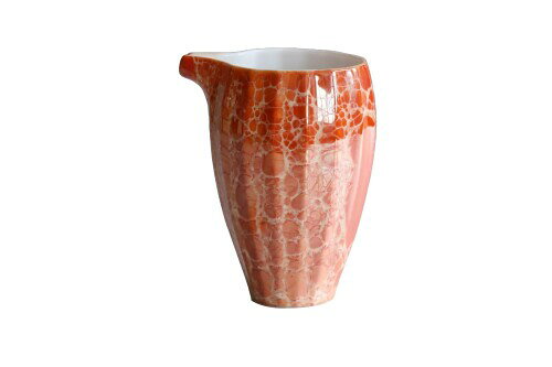 アワサカ(Awasaka) 美濃焼 「 シャンパーニュ 」 レッド 片口酒器 徳利 約直径9.5×高さ12cm 容量約300ml 電子レンジ 食洗機対応 日本製 CP88-B01 商品サイズ:約9.5×8×12cm 商品重量:約170g 容量:約300ml 素材:磁器 電子レンジ使用は温め直しに限る。 【色】レッド 【サイズ】95×80×120mm ■300cc 材質:磁器/原産国:日本 【泡の動きを楽しむ酒器】シャンパーニュシリーズは、シャンパンを注いだ時の泡の動きをラスター加工で再現した一手間掛けた磁器製酒器で、見た目にも美しく食卓に上品な演出を加えます。 【毎日使える安心感】磁器製で丈夫、電子レンジOK ■食洗機OKの仕様で、片口や盃として日常の晩酌や来客時にも安心して使用でき、手軽に上質な時間を楽しめます。 【カラーで選ぶ洗練】レッド ■ホワイトのカラー展開で、和洋どちらの食卓にも馴染み、統一感と上質感を演出。贈り物やギフトにも選ばれる、特別感のある酒器です。 用途以外でのご利用はお控えください 商品コード20081696818商品名アワサカ(Awasaka) 美濃焼 「 シャンパーニュ 」 レッド 片口酒器 徳利 約直径9.5&times;高さ12cm 容量約300ml 電子レンジ 食洗機対応 日本製 CP88-B01型番CP88-B01サイズ商品サイズ:約9.5&times;8&times;12cmカラーレッド※他モールでも併売しているため、タイミングによって在庫切れの可能性がございます。その際は、別途ご連絡させていただきます。※他モールでも併売しているため、タイミングによって在庫切れの可能性がございます。その際は、別途ご連絡させていただきます。