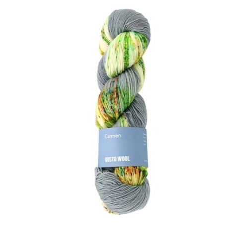 GUSTO WOOL ガストウール ソックヤーン 毛糸 カルメン 1405番色』 構成:メリノウール80% ナイロン20% 仕立:1カセ 100g巻(約409m) 推奨編針サイズ:棒針US1〜3/2.25mm〜3.25mm かぎ針2.25mm〜3.25mm 標準ゲージ:32目37段 トルコ製 ソックヤーン 毛糸 カルメン 1405番色』 GUSTO WOOL ガストウール ツートンカラーのような見た目が可愛いGUSTO WOOLの毛糸 濃淡のない一色と鮮やかなまだら模様が魅力的な組み合わせのカセ巻き毛糸です。 編み方によって、走るようなストライプ柄になります。 単体で使用するのは勿論、他のソックヤーンと混ぜたりして遊び心のある作品にするのも ■ ソックス、スヌード、手袋、帽子などの小物からウエアまで、幅広くおすすめの毛糸です。 [Carmen ウール ナイロン 手編み 編み物 カセ巻 綛糸 綛巻 マルチカラー グレー 灰色 黄緑 イエローグリーン] ■構成:メリノウール80% ナイロン20% ■仕立:1カセ 100g巻(約400m) ■推奨編針サイズ:棒針US1〜3/2.25mm〜3.25mm かぎ針2.25mm〜3.25mm ■標準ゲージ:32目28段 ■トルコ製 ※洗濯機で洗えます。冷たい水で洗って、乾かす際は平らな場所で乾かしてください。 (漂白剤は色落ちの原因になりますので使用しないでください) ※ロットは糸の製造番号です。色番が同じでもロットが違うと若干の色の濃淡が生じます。 すべて同ロットご希望の場合は備考欄にご記入ください。(場合によりお取り寄せとなりお時間がかかる場合がございます。) ※特価と表記のある商品は、全てのお客様にお値打ちとなる価格に設定しております為、割引対象外となります。 ※モニターによって実物のお色と若干異なる場合がございます。 商品コード20076140843商品名GUSTO WOOL ガストウール ソックヤーン 毛糸 カルメン 1405番色』型番1405カラーマルチカラー※他モールでも併売しているため、タイミングによって在庫切れの可能性がございます。その際は、別途ご連絡させていただきます。※他モールでも併売しているため、タイミングによって在庫切れの可能性がございます。その際は、別途ご連絡させていただきます。