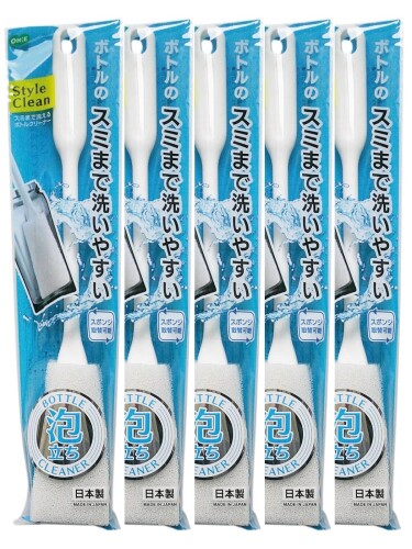 オーエ ボトルクリーナー 約長さ31.5cm×幅4.9cm×高さ3.4cm ホワイト SCスミまで洗えるボトルクリーナー 日本製 5個セット 商品サイズ:約長さ31.5cm×幅4.9cm×高さ3.2cm 材質:(柄)ポリプロピレン,(スポンジ)ポリウレタンフォーム 原産国:日本 色:ホワイト ■スミまで洗いやすいスポンジ形状! ■使いやすいシンプル設計。 ■たっぷり泡立つフィルタースポンジ。 ■コレが洗いやすい!…350ml/500mlのステンレスボトル ■ボトル ■冷水筒などの洗浄に ■スポンジは取替可能 ※『スミまで洗えるボトルクリーナー取替用』(別売り)とお取替えください。『折りたためるボトルクルーナー取替用』(別売り)もご利用頂けます。 【注意】 ■用途以外には使用しないでください。 ■材質、又は色や光沢など、お手入れの部分の仕様により、キズがついたり、くもったりする場合がありますので、目立たないところで試してから使用してください。 ■初めてのご使用前にはよく水で洗ってください。 ■洗うものをキズつける場合がありますので、異物などが付着したまま使用しないでください。 ■無理にねじったり、引っ張ったりすると破損する場合があります。 ■スポンジより狭いボトルや注ぎ口には、無理にねじ込んだりしないでください。スポンジ部分がまわらなくなったり、はずれたり、洗うものをキズつけたりする場合があります。 ■ハサミ部分の尖った部分で手や指を傷つけないようご注意ください。 ■ご使用後は流水で洗剤や汚れをよく洗い落とし、水気を切って乾燥させてください。 ■塩素系漂白剤、カビ除去剤の使用や煮沸消毒はしないでください。 ■中性以外の洗剤は商品を傷める場合がありますのでご注意ください。 ■火のそばや高温になる場所には置かないでください。 ■廃棄時は各自治体の定める方法に従って処理してください。 ※商品の仕様は、改善改良のため予告なく変更することがあります。 商品コード20081664863商品名オーエ ボトルクリーナー 約長さ31.5cm&times;幅4.9cm&times;高さ3.4cm ホワイト SCスミまで洗えるボトルクリーナー 日本製 5個セット型番55871サイズ5個セットカラースミまで洗えるボトルクリーナー※他モールでも併売しているため、タイミングによって在庫切れの可能性がございます。その際は、別途ご連絡させていただきます。※他モールでも併売しているため、タイミングによって在庫切れの可能性がございます。その際は、別途ご連絡させていただきます。