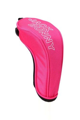 (ジャックバニー) 継続定番商品 ヘッドカバー (ベーシックシリーズ)(ユーティリティ用・ダイヤル式) / ゴルフ UT / 262-5984103 090_ピンク FR FR : 幅7cm ※採寸した寸法に多少の誤差が生じてしまう場合がございます。 ■JACK BUNNY(ジャックバニー) 継続定番商品 ヘッドカバー [ベーシックシリーズ](ユーティリティ用 ■ダイヤル式)262-5984103 ■JACK BUNNY (ジャックバニー)よりユーティリティー用 ヘッドカバーの登場です。 スタイリッシュでスポーティーなジャックバニーの定番ロゴデザインを施した、飽きのこないユーティリティー用ヘッドカバーです。 カジュアルにラウンドが楽しめるジャックバニーらしいお洒落な表情で、グリーン上で目を惹くアイテムに仕上がっています。 番手チャーム付きでクラブ選びに迷わず、スムーズなプレーをサポートします。 ジャックバニーらしいお洒落でスポーティーなルックスはゴルフ場でも注目の的になること間違いなしです! 。 同じファブリックを採用したシリーズが多数出ているので、合わせて持ちたいお勧めのシリーズです。 ■ヘッドカバー ■ユーティリティー用 ■番手3.4.5.6 ■ポリエステル ■スタイリッシュなカラーとスポーティーなロゴデザイン ■一緒に合わせて持ちたいアイテム ■継続定番商品 キャディバッグ [ベーシックシリーズ](スタンド型 ■9インチ)262-5980101 ■継続定番商品 ヘッドカバー [ベーシックシリーズ](ドライバー用)262-5984101 ■継続定番商品 ヘッドカバー [ベーシックシリーズ](フェアウェイウッド用)262-5984102 ■継続定番商品 パターカバー [ベーシックシリーズ](マレット型 ■マグネット仕様)262-5984104 ■継続定番商品 パターカバー [ベーシックシリーズ](ピン型 ■マグネット仕様)262-5984105 ■継続定番商品 ポーチ [ベーシックシリーズ](カラビナ付き)262-5984108 ■正規日本代理店商品なので安心です。( ※偽物にはご注意ください! ! ) ■ゴルフを楽しくするジャックバニーからのおすすめ商品です。 ■ 【JACK BUNNY 契約プロ】中里光之助プロ、山田大晟プロ、大里桃子、村田理沙プロ、後藤未有プロなど有名選手が名を連ねるゴルフ界キングブランドです。 商品コード20077924907商品名(ジャックバニー) 継続定番商品 ヘッドカバー (ベーシックシリーズ)(ユーティリティ用・ダイヤル式) / ゴルフ UT / 262-5984103 090_ピンク FR型番262-5984103サイズFRカラー090_ピンク※他モールでも併売しているため、タイミングによって在庫切れの可能性がございます。その際は、別途ご連絡させていただきます。※他モールでも併売しているため、タイミングによって在庫切れの可能性がございます。その際は、別途ご連絡させていただきます。