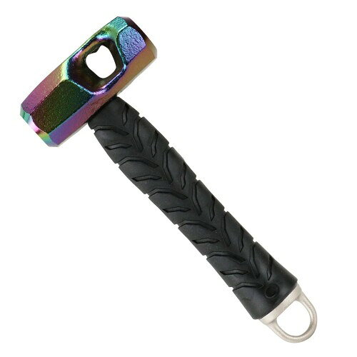 SK11(エスケー11) 足場用ハンマー レインボー ショート ヘッド0.6kg ヘッド径33mm 全長200mm SPD-AH06SP 仕様:虹色チタンコーティングメッキ ヘッド硬度:HRC37度〜43度 ヘッド径:33mm、全長:200mm 頭重量:600g、全重量:800g ヘッド:機械構造用炭素鋼S53C、柄:クロームモリブデン鋼、グリップ:PVC、取付リング:ステンレス鋼 カラビナから簡単にはずせ、片手で簡単スピード脱着できる 【用途】 足場の組立て、取り外し作業 【特徴】 ■ハンマー頭部に取付用の穴が開いており、片手で簡単に取り付け取り外しができる ■頭部にシャックル等の突起物がないため、狭い場所も安心して叩くことができる ■ハードな作業に耐えうる強靭なクロームモリブデン鋼シャフトを採用 ■柄尻には接続ロープのナスカンやフックがかけやすく、曲がりにくくて頑丈なステンレス製リング付 ■工具袋に収納できるショート柄タイプで、ハンマー頭部はレインボー仕様 商品コード20077562943商品名SK11(エスケー11) 足場用ハンマー レインボー ショート ヘッド0.6kg ヘッド径33mm 全長200mm SPD-AH06SPカラーマルチカラー※他モールでも併売しているため、タイミングによって在庫切れの可能性がございます。その際は、別途ご連絡させていただきます。※他モールでも併売しているため、タイミングによって在庫切れの可能性がございます。その際は、別途ご連絡させていただきます。
