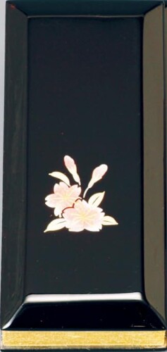 鳥の子 過去帳 黒塗り 上蒔絵入り 3.0 国内生産の過去帳 商品コード20081674943商品名鳥の子 過去帳 黒塗り 上蒔絵入り 3.0型番10202サイズ3.0カラーブラック※他モールでも併売しているため、タイミングによって在庫切れの可能性がございます。その際は、別途ご連絡させていただきます。※他モールでも併売しているため、タイミングによって在庫切れの可能性がございます。その際は、別途ご連絡させていただきます。