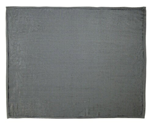 Basic Standard 難燃 ブランケット アウトドア ふわふわ 起毛 ひざ掛け 大きめ 120×90cm 冬 あったか ぽかぽか キャンプ アウトドア キッチン 消火 防災 (持ち運び 携帯 コンパクト 便利 ジップ袋 入) 本体サイズ 約120×90cm 、材質:ポリエステル(難燃繊維コーティング)、収納袋: ジッパー付きシルバー袋入り キャンプファイヤーや焚き火もこれで安心。特殊な加工を施した難燃(燃え広がりにくい)ブランケット。 表面にエステルポリマーをプレス加工しているため、火の粉が付着しても穴が開きづらく、燃え広がりにくいです。 ※火が燃え広がらないだけで全く損傷ないわけではありません。 火の粉を気にせず焚き火にあたれます。もちろん、アウトドアシーンだけでなく被災時の備えとしても。防災意識を高めるシルバーのスタイリッシュなジッパー袋入り。肌触りは滑らかな風合いでぬくもりを感じられます。 アウトドア、非常時だけではなく、リビング使いも十分使えるクオリティ。リビングにいつもあれば、いざキッチンで火が出たときもさっとかけて延焼をストップできる。(完全に消火はできません。あくまで初期の火の勢いを弱めるためになります。) 非常袋に携帯すれば、いざ火の手が上がっても頭にかけて防災頭巾としても活躍。 本体サイズ 約120×90cm 、材質:ポリエステル(難燃繊維コーティング)、収納袋: ジッパー付きシルバー袋入り キャンプファイヤーや焚き火もこれで安心。特殊な加工を施した難燃(燃え広がりにくい)ブランケット。 表面にエステルポリマーをプレス加工しているため、火の粉が付着しても穴が開きづらく、燃え広がりにくいです。 ※火が燃え広がらないだけで全く損傷ないわけではありません。 火の粉を気にせず焚き火にあたれます。もちろん、アウトドアシーンだけでなく被災時の備えとしても。防災意識を高めるシルバーのスタイリッシュなジッパー袋入り。肌触りは滑らかな風合いでぬくもりを感じられます。 アウトドア、非常時だけではなく、リビング使いも十分使えるクオリティ。リビングにいつもあれば、いざキッチンで火が出たときもさっとかけて延焼をストップできる。(完全に消火はできません。あくまで初期の火の勢いを弱めるためになります。) 非常袋に携帯すれば、いざ火の手が上がっても頭にかけて防災頭巾としても活躍。 商品コード20080492095商品名Basic Standard 難燃 ブランケット アウトドア ふわふわ 起毛 ひざ掛け 大きめ 120&times;90cm 冬 あったか ぽかぽか キャンプ アウトドア キッチン 消火 防災 (持ち運び 携帯 コンパクト 便利 ジップ袋 入)型番2376111サイズ120&times;90cmカラーシルバー※他モールでも併売しているため、タイミングによって在庫切れの可能性がございます。その際は、別途ご連絡させていただきます。※他モールでも併売しているため、タイミングによって在庫切れの可能性がございます。その際は、別途ご連絡させていただきます。