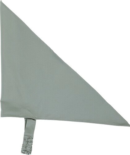 (セブンユニフォーム) GY7015-7 三角巾 バンダナ ライトグレー フリー Fサイズ:高さ48cm・横巾100cm 耐塩素・撥水撥油・ストレッチ・速乾機能付き 結び方で三角巾とバンダナの2WAYの着用が可能 軽量でシワにもなりにくい 選べる8色展開 説明 2WAYで着用可能。三角部分を垂らせば三角巾に、三角部分を収めて結ぶとバンダナになります。職種やシーンに合わせて使い分けが可能です。テクニック要らずで簡単着用。着用ベルトが付いているので、どちらの巻き方でも頭にフィットし、誰でも簡単にきれいに装着できます。全8色(ネイビー、ワイン、ベージュ、カーキ、ブラウン、ライトグレー、チャコールグレー、ブラック)のカラー展開で、職場や用途に合わせたカスタマイズが可能。ユニフォームとしての統一感も演出できます。 商品コード20075646985商品名(セブンユニフォーム) GY7015-7 三角巾 バンダナ ライトグレー フリー型番GY7015-7サイズFree Sizeカラーライトグレー※他モールでも併売しているため、タイミングによって在庫切れの可能性がございます。その際は、別途ご連絡させていただきます。※他モールでも併売しているため、タイミングによって在庫切れの可能性がございます。その際は、別途ご連絡させていただきます。