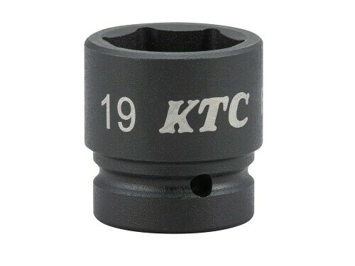京都機械工具(KTC) / 12.7sq. インパクトレンチ用 ショートソケット品番：BP4S-19 12.7sq. インパクトレンチ用 ショートソケット 19mm ■フラットノーズインパクトレンチ(JAP418)と組み合わせることで、より小スペースの作業環境に有効。 ※ピン ■リングは別売です。(PR-1822は10〜19用、PR-2026は22,24用) 商品コード20082124996商品名京都機械工具(KTC) / 12.7sq. インパクトレンチ用 ショートソケット品番：BP4S-19※他モールでも併売しているため、タイミングによって在庫切れの可能性がございます。その際は、別途ご連絡させていただきます。※他モールでも併売しているため、タイミングによって在庫切れの可能性がございます。その際は、別途ご連絡させていただきます。