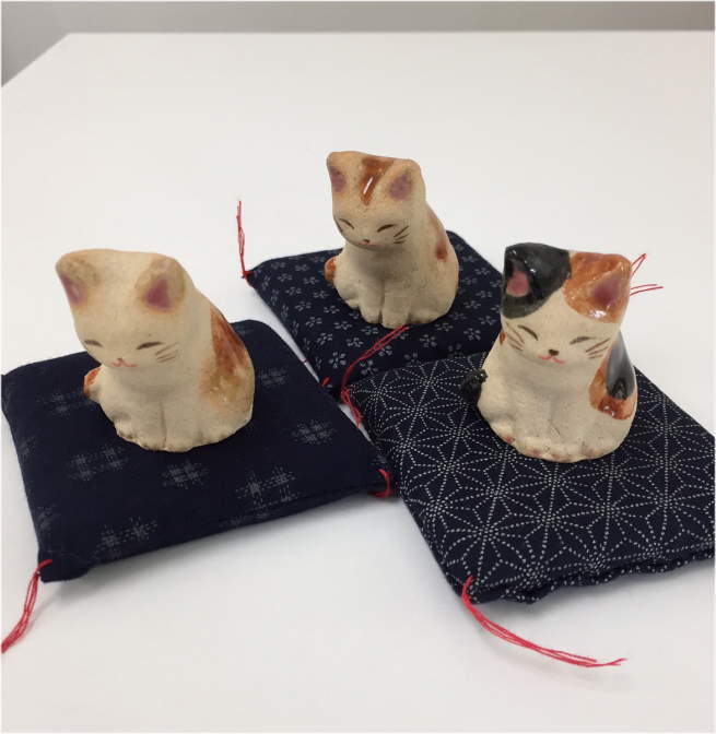 Rakuten - 信楽焼きの可愛い〜猫です♪