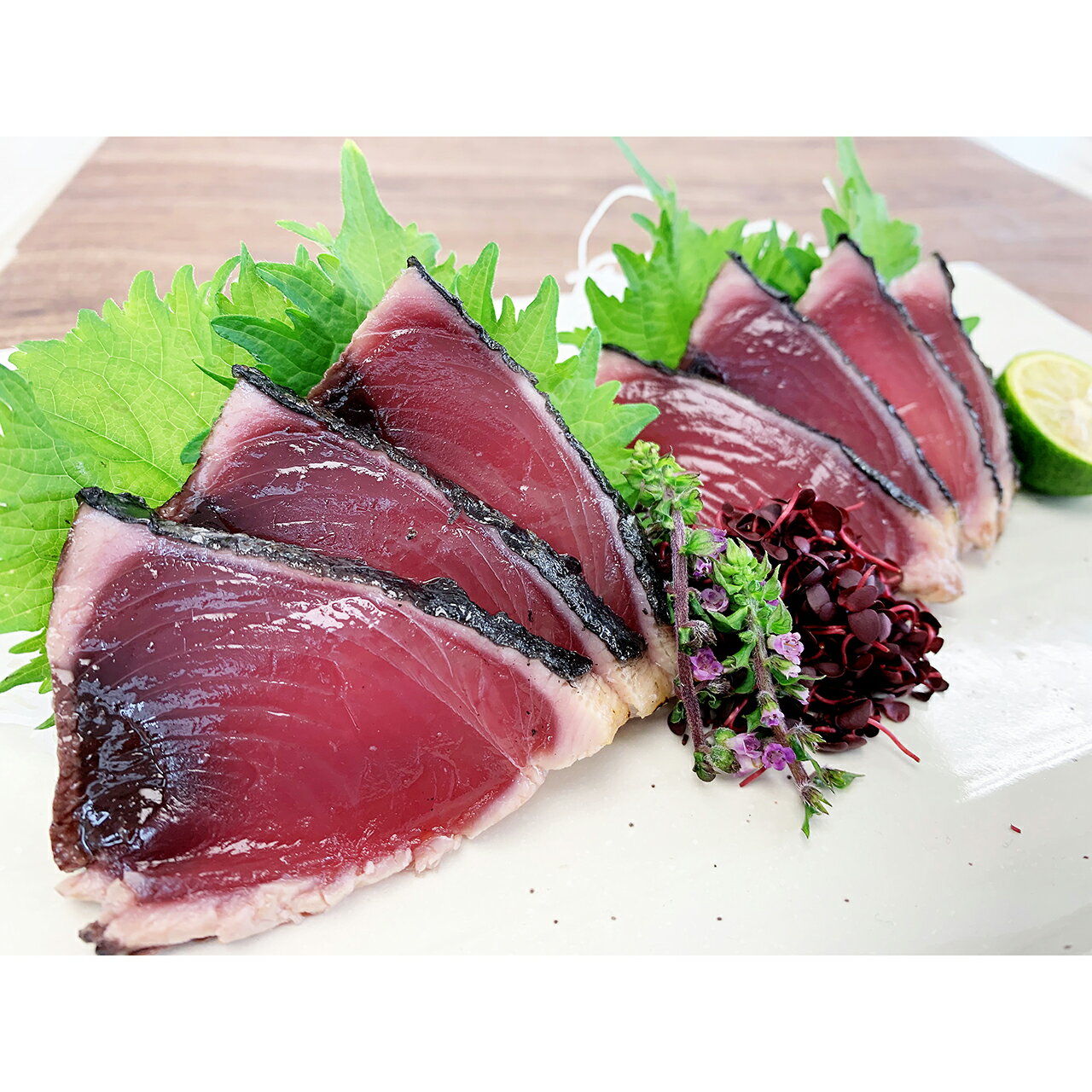 丁寧に一本一本釣り上げられた鰹を船上で急速凍結しました 鮮度を保ったまま 高温で表面を香ばしく焼き上げ 鰹の旨味を閉じ込めました 送料無料 静岡 かつおの黒潮たたき造り 贈答 贈り物 贈答用 贈答品 人気 数量限定 詰合せ 夏 惣菜 肴 美味い ギフト 御中元 お取り寄せ