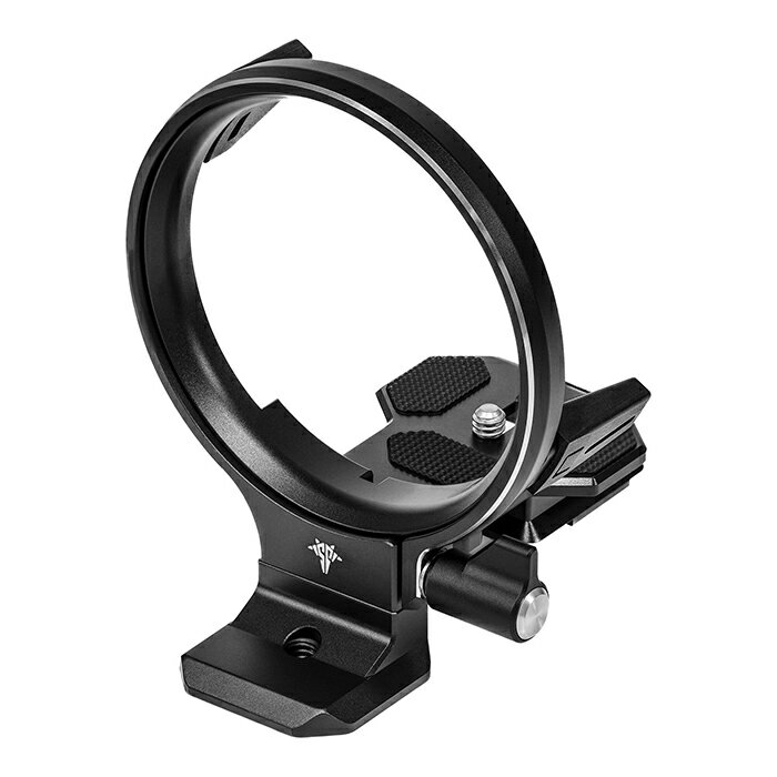 種別：三脚関連アクセサリー NOTE構図を自由自在に！一眼レフ＆ミラーレス対応の二層型回転リング安定性と操作性を向上した"+"プラスシリーズ『ATOLL』は撮影での「縦位置、横位置の変更が面倒」という悩みを解消する、L型プレートが進化したカメラ専用二層型回転リングです。カメラのボディにATOLLを装着することで、どこでも横位置←→縦位置を180°一瞬で調整可能です。縦横の切り替えが一瞬横構図から縦構図にカメラの向きを変更するとき、通常水平や被写体の位置の再調整が必要。ATOLLは、三脚と雲台のセッティングを変更する必要がないので、素早く縦構図での撮影に切り替えることが可能。シャッターチャンスを逃す心配も少なくなります。さらに横・縦構図へ変更してもカメラの重心は三脚の真上よりずれることはありません。三脚上で最大360°回転可能カメラを回転することで、0°-180°自由に調整可能。ネジを締めるだけで、簡単に角度を固定できます。さらに、0°・90°・180°の3ヶ所にストッパー付き。使用頻度の高い角度をより素早く快適に設定することができます。バッテリーグリップなしのカメラなら、さらに360°まで調整が可能。重心のアンバランスを解消長く重いレンズを装着すると重心が偏ってしまい、カメラの位置が不安定になってしまいます。ATOLLはレンズ方向側で三脚を装着するため重心も安定！より快適な撮影を楽しめます。また、ATOLL自体はカメラボディに付けられるため、カメラの一部のように違和感なくスムーズに操作可能！ATOLLを装着したまま、レンズを交換することもできます。操作性と安定性の向上従来製品に比べ、スタビリティサポートにより本体とATOLLを密着させることで安定性を向上させております。また、回転ロック部の形状をバージョンアップしており、より確実に固定することができます。その他特長・剛性が高い航空機用アルミニウム合金を採用・アルカスイス互換ベースにも直接取付可能・幅広い機種に対応仕様リング内径：75mmリングサイズ：115×88.9×108.6mmリング重さ：116gカメラプレート：ロングカメラプレートサイズ：65.85×45.3×13.4mmカメラプレート重さ：33g対応機種：Canon DSLR、Nikon DSLR 他※対応機種に関しましては別途メーカーのATOLL対応表をご確認下さい。※カメラに取り付ける際に、光軸が中心になるようにカメラプレートの位置調整を行ってからご使用ください。