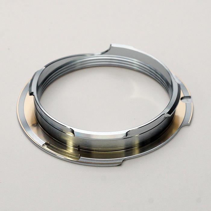 《新品アクセサリー》 RAYQUAL (レイクォール) M/L変換リング ライカLレンズ/ライカMボディ用 35/135mm 半欠きタイプ シルバー【KK9N0D18P】 2