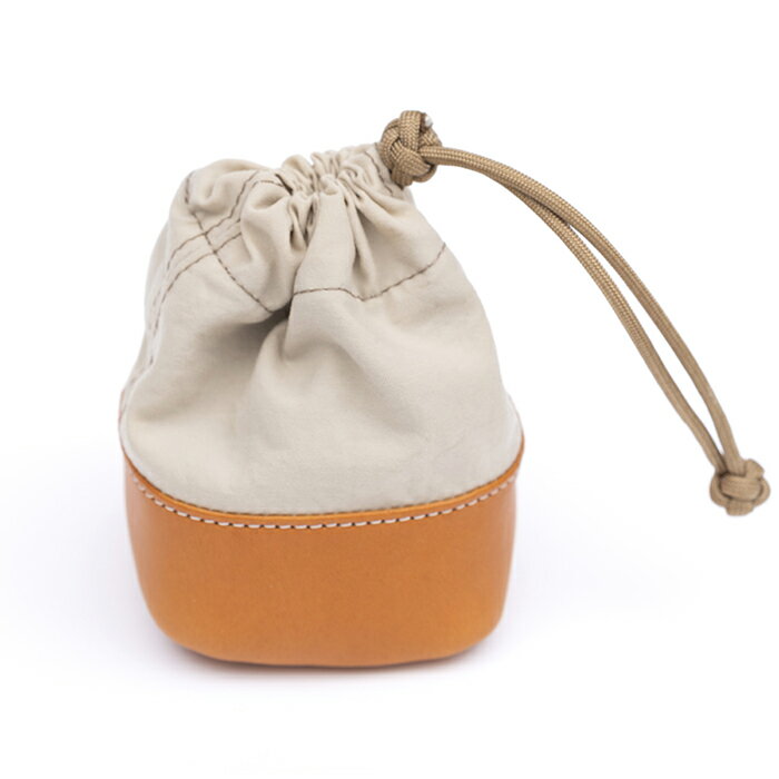 《新品アクセサリー》 ARTISAN&ARTIST(アルティザンアンドアーティスト) 別注栃木レザーレンズポーチ ACAM-MAPLP120 CML キヤメル【KK9N0D18P】