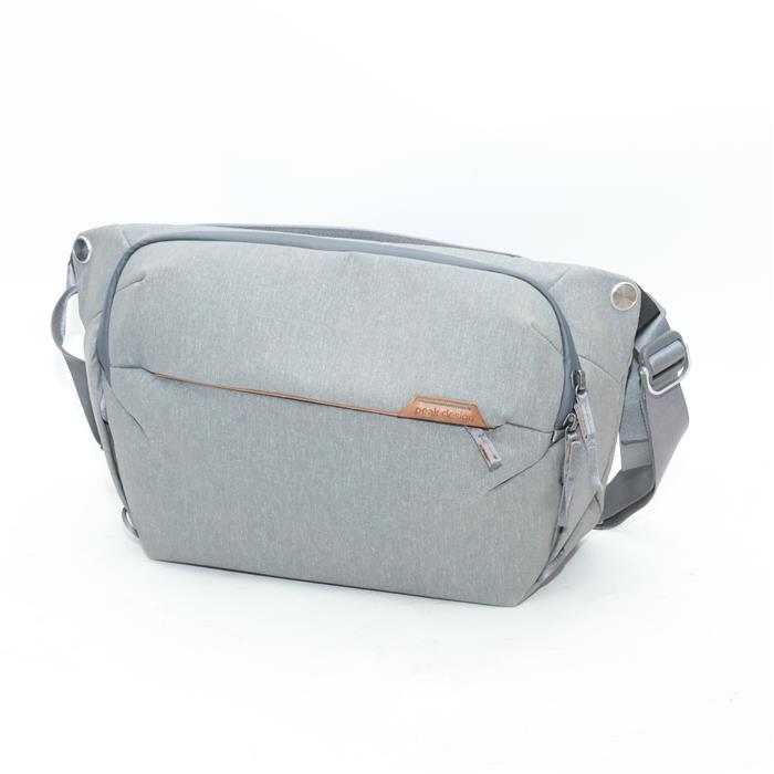 【中古】 《並品》 peak design エブリデイスリング 10L BEDS-10-AS-3 アッシュ