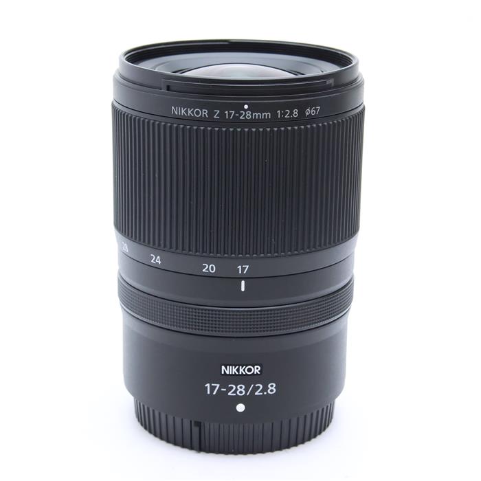 外観状態:美品 マップ保証期間:6ヶ月保証 付属品など:レンズフロントキャップ・レンズリアキャップ・レンズフード【ココがポイント！】フルサイズ/FXフォーマットで17mmから28mmまでの焦点距離範囲を、明るい開放F値2.8一定でカバー。全長約101mm、質量約450gと小型・軽量で、優れた携行性と高い光学性能を備えています。また、動く被写体にもスムーズにピント合わせができる高速AF制御、「STM（ステッピングモーター）」や「コントロールリング」の採用による高い静音性と滑らかな操作性の実現など、動画撮影時の使いやすさも追求しています。◎点検スタッフからのコメント【外観】全体的に丁寧に使用されたお勧めの商品です。【機能面・操作】安心してご使用いただける動作良好な商品です。※お求めの後2週間以内の初期不良はご返品可能です。#251209-n