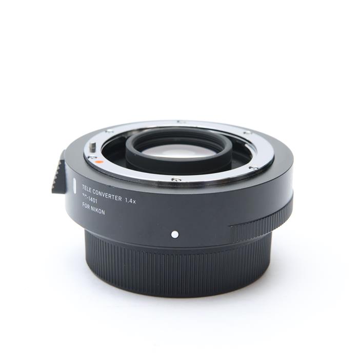 外観状態:良品 マップ保証期間:3ヶ月保証 付属品など:レンズフロントキャップ・レンズリアキャップ【ココがポイント！】SIGMAが新レンズライン用に新開発したテレコンバーターです。収差補正に優れたSLDレンズを採用して高画質を徹底追及するだけでなく、防塵防滴性も考慮した堅牢な作りは、プロユースの過酷な撮影にも対応できます。◎点検スタッフからのコメント【外観】鏡筒にスレ、キズがありますが全体的に良好な状態です。【機能面・操作】各部動作良好です。安心してお使いいただけます。※お求めの後2週間以内の初期不良はご返品可能です。#251210-n