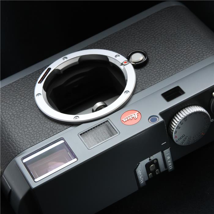 Leica M9 センサー対策済デジタルカメラ 本体　バッテリー2個付き Leica M9 センサー対策済デジタルカメラ 本体 バッテリー2個付き