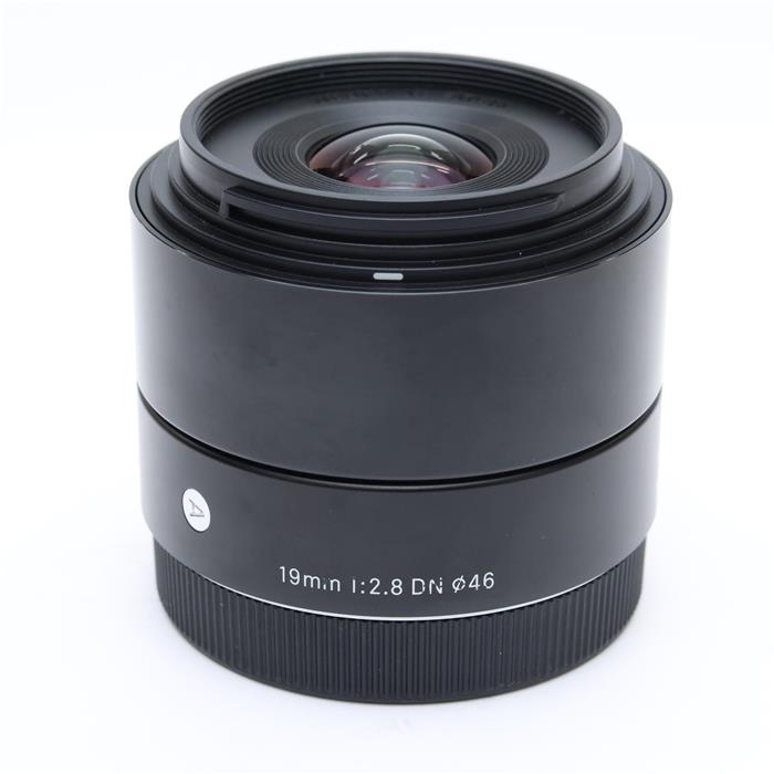 外観状態:良品 マップ保証期間:3ヶ月保証 付属品など:レンズフロントキャップ・レンズリアキャップ・レンズフード【ココがポイント！】コンパクトなボディと多様化するデザインで独自の進化をとげるミラーレスカメラ。新しい時代のカメラに対応したレン...