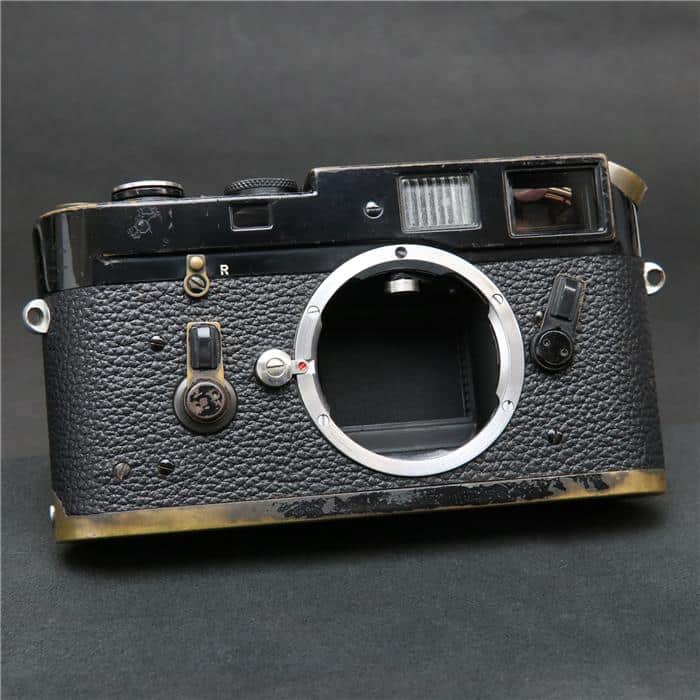 【あす楽】 【中古】 《並品》 Leica M4 ブラックペイント 【貴重な逸品が入荷しました！】【ファインダー内清掃/シャッタースピード調整/各部点検済】