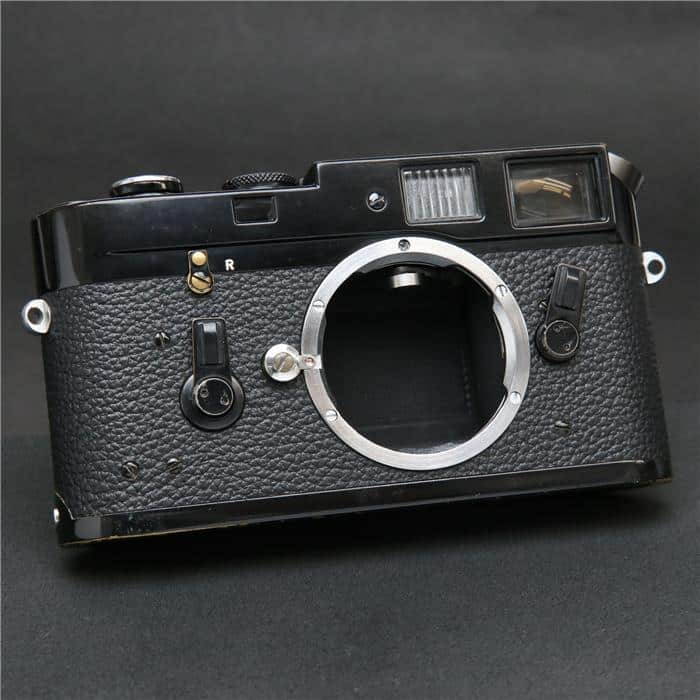 【あす楽】 【中古】 《並品》 Leica M4 ブラックペイント 【貴重な逸品が入荷しました！】【ファインダー内清掃/シャッター幕部品交換/各部点検済】