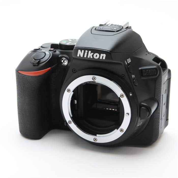 【中古】 《良品》 Nikon D5600 ボディ 【液晶モニター外装部組部品交換/各部点検済】 [ デジタルカメラ ]