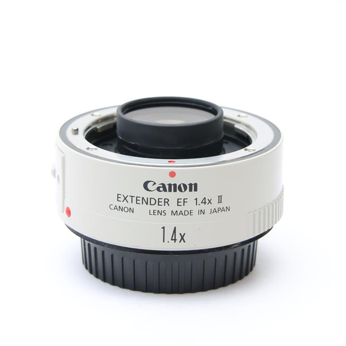 外観状態:良品 マップ保証期間:3ヶ月保証 付属品など:レンズフロントキャップ・レンズリアキャップ【ココがポイント！】1.優れた防塵・防滴性カメラ側マウント部にゴムリング、レンズ側マウント外周部に「EOS-1V」と同様の防塵・防滴構造、取り外しつまみの接合部にシーリング部材をそれぞれ採用することで水滴や粉塵の侵入を防ぎ、プロが使用する過酷な撮影条件にも耐えられる優れた防塵・防滴性を実現しています。2. 高い光学性能を実現“EF1.4×II”では、鏡筒内部の内面反射を低減させることでフレアやゴーストの発生を抑えました。これにより、従来機種以上の高画質化を達成しています。3. 豊富なEFレンズに装着可能従来機種と同様、これまでに発売された焦点距離135mm以上の単焦点Lレンズ18本、およびEF70-200mm F2.8L USM、EF70-200mm F4L USM、EF100-400mm F4.5-5.6L IS USMに装着することが可能です。◎点検スタッフからのコメント【外観】鏡筒にスレ、テカリがありますが全体的に良好な状態です。【機能面・操作】各部動作良好です。安心してお使いいただけます。【その他】鏡筒に僅かに回転方向のガタつきありますが光軸には影響ありません。※お求めの後2週間以内の初期不良はご返品可能です。#260103-n